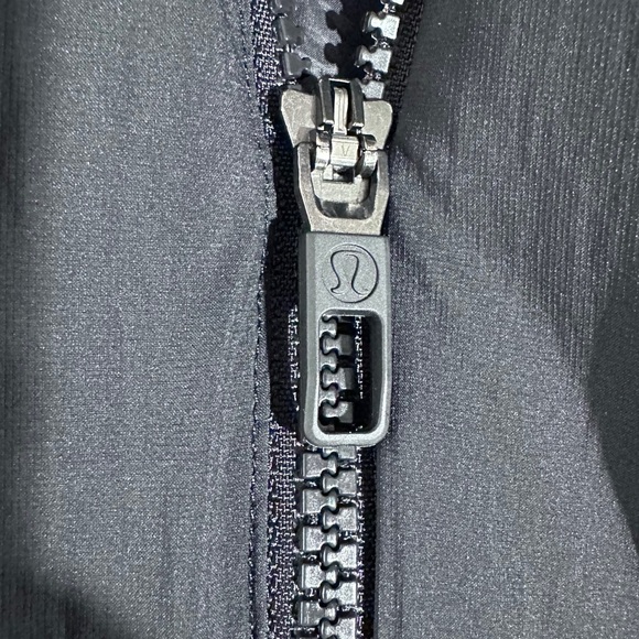 Lululemon The Quilt Back Shacket in Black [9025 - Picture 6 of 10